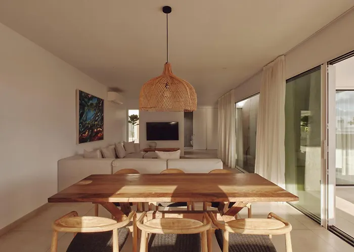 Elements By Alondra Villa